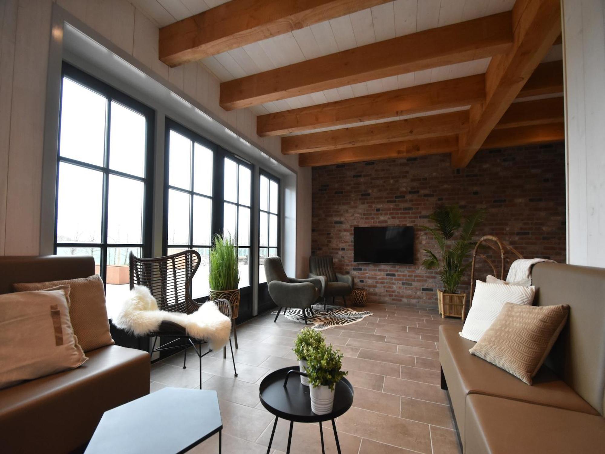 Spacious Hazenborgh In Near